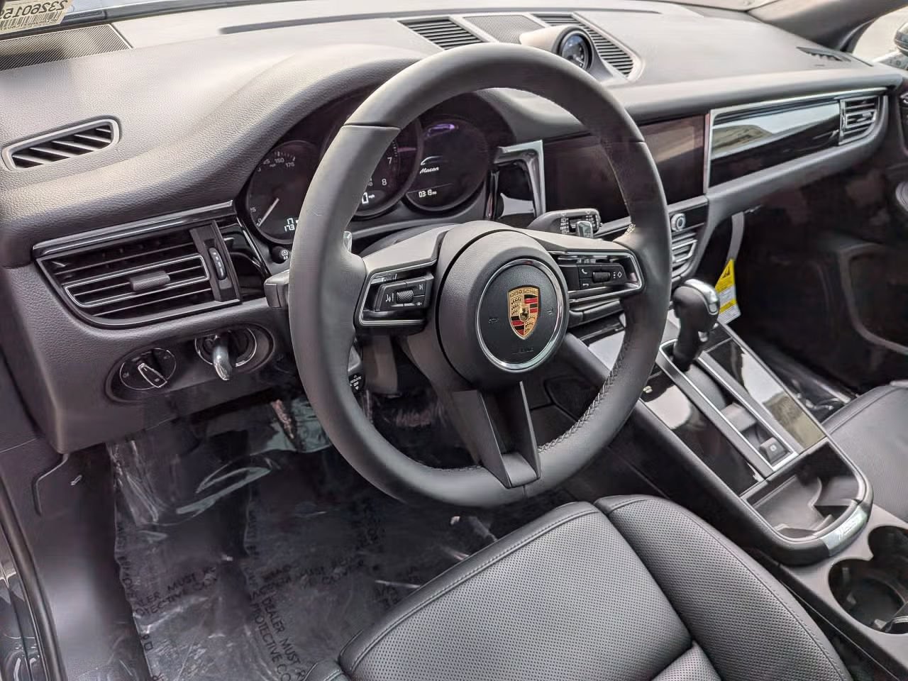 Certified 2026 Porsche Macan AWD/4WD image 4