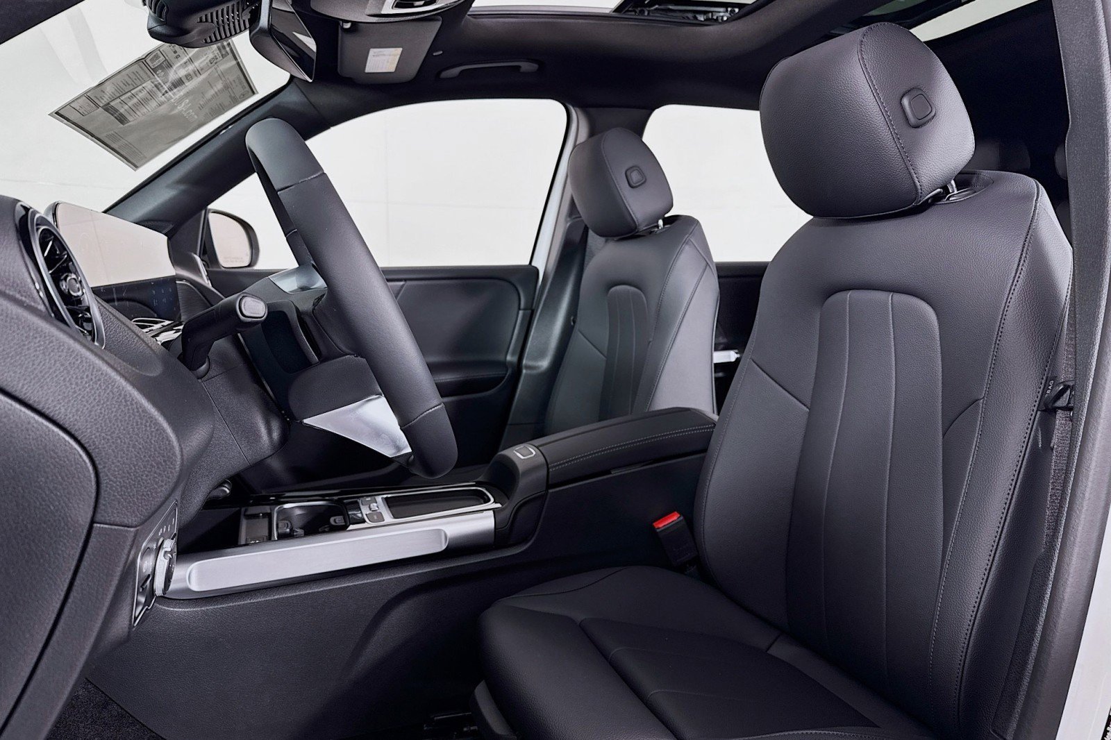 New 2026 Mercedes-Benz GLB 250 image 16