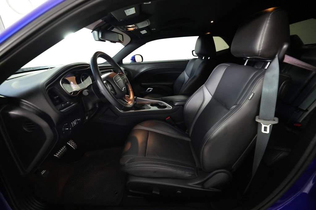 Used 2022 Dodge Challenger SXT w/ Plus Package RWD image 14