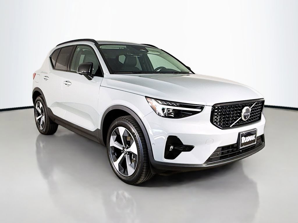 Used 2026 Volvo XC40 B5 Plus w/ Protection Package Premier
