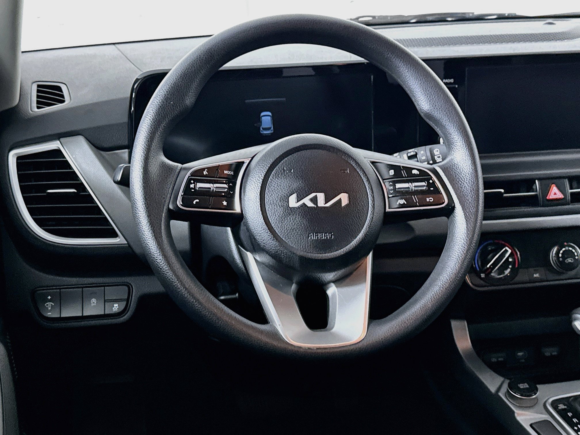 Used 2025 Kia Seltos LX AWD/4WD image 18