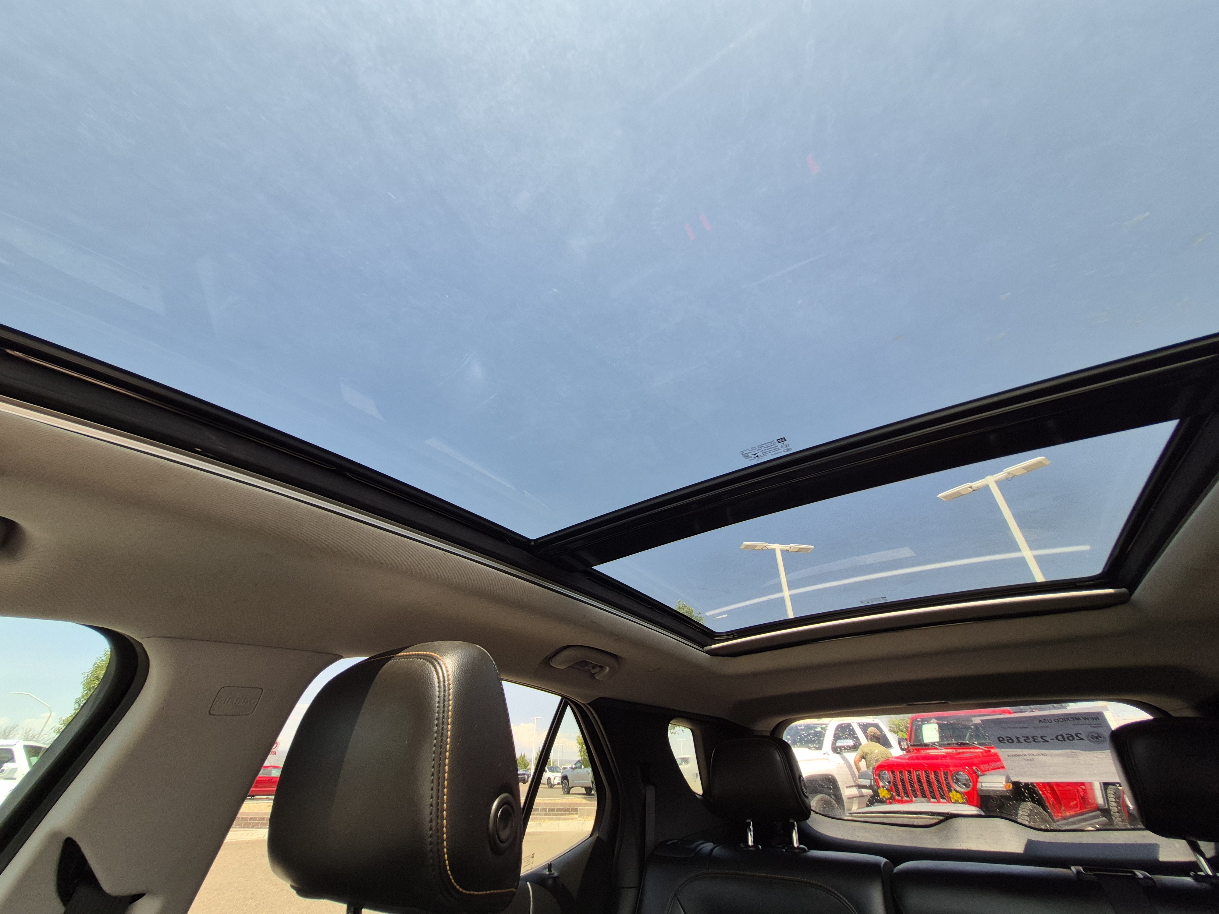 Used 2020 Chevrolet Equinox Premier AWD/4WD image 36