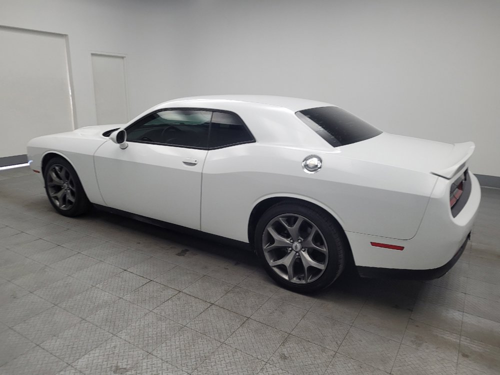 Used 2017 Dodge Challenger SXT image 3