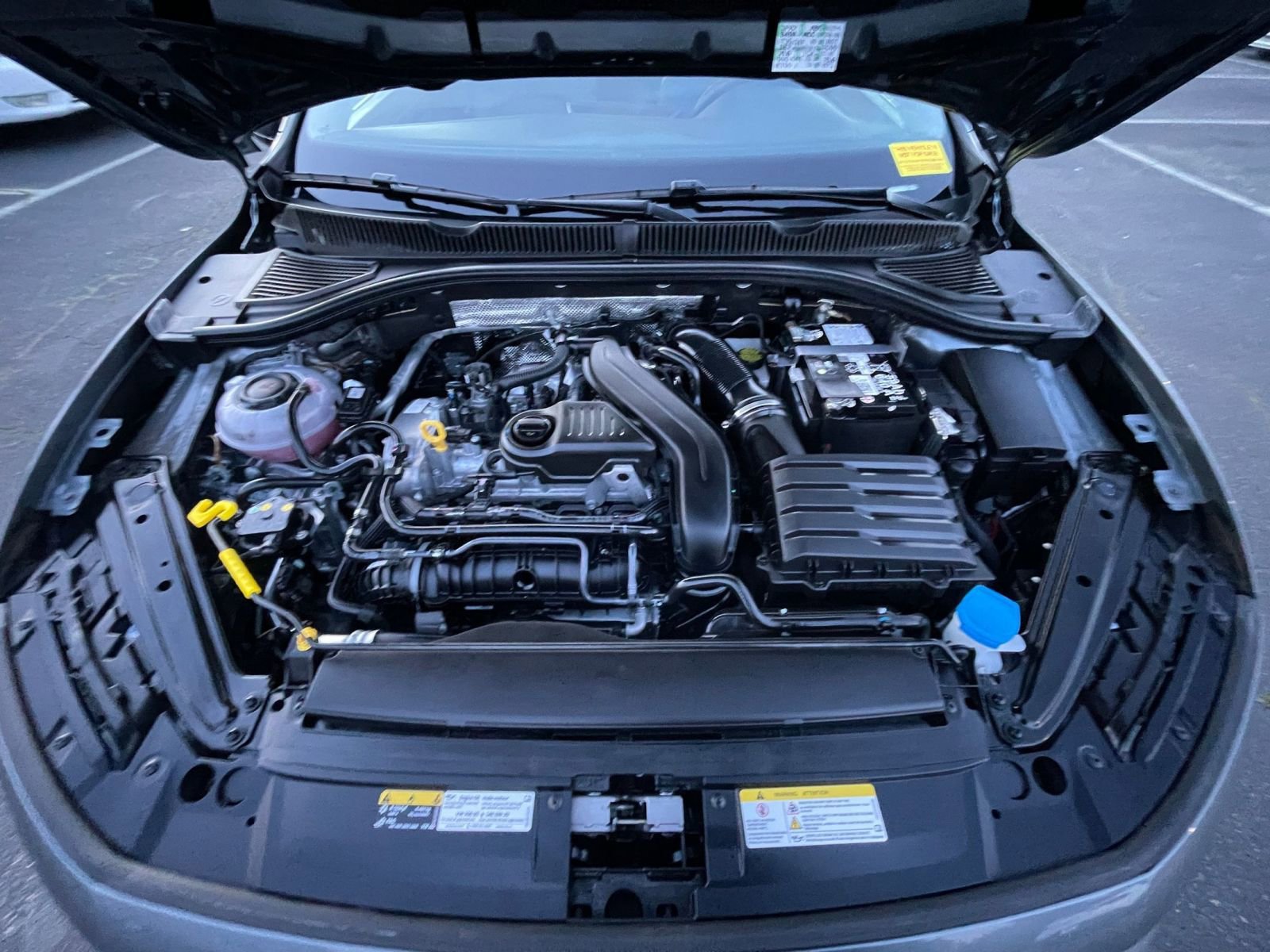 Used 2025 Volkswagen Jetta SE image 32