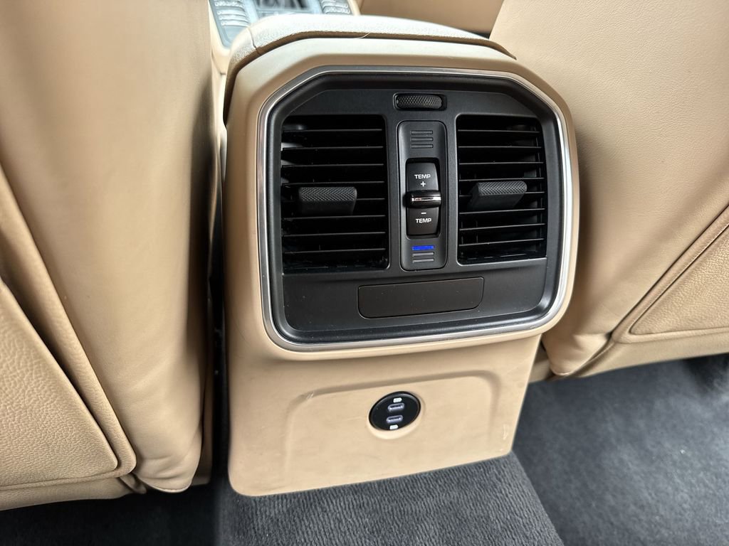 Used 2021 Porsche Macan image 38