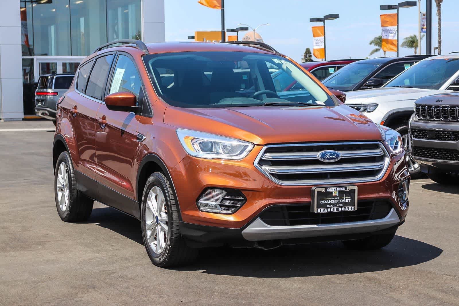 Used 2017 Ford Escape SE w/ Equipment Group 201A FWD image 3