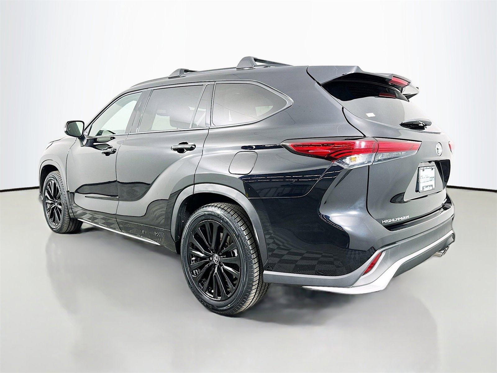 Certified 2023 Toyota Highlander XSE image 5