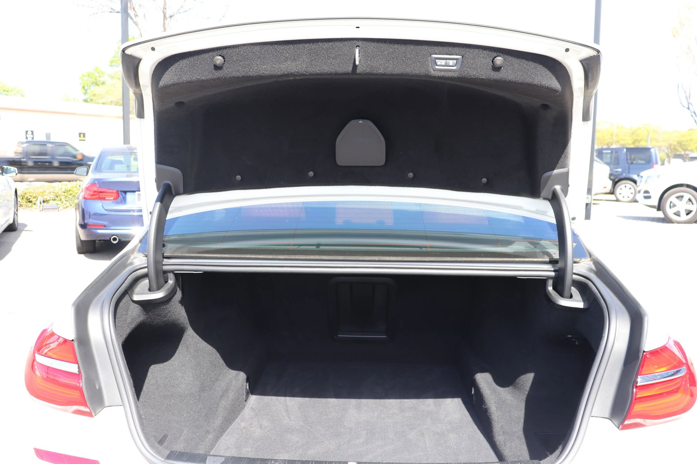 Used 2019 BMW 740i w/ M Sport Package RWD image 11