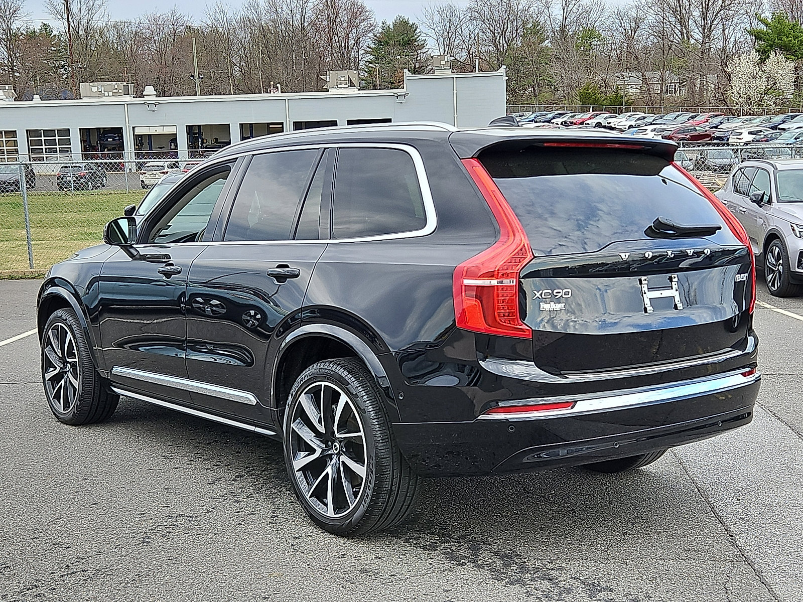 Certified 2023 Volvo XC90 B5 Plus w/ Protection Package Premier image 4