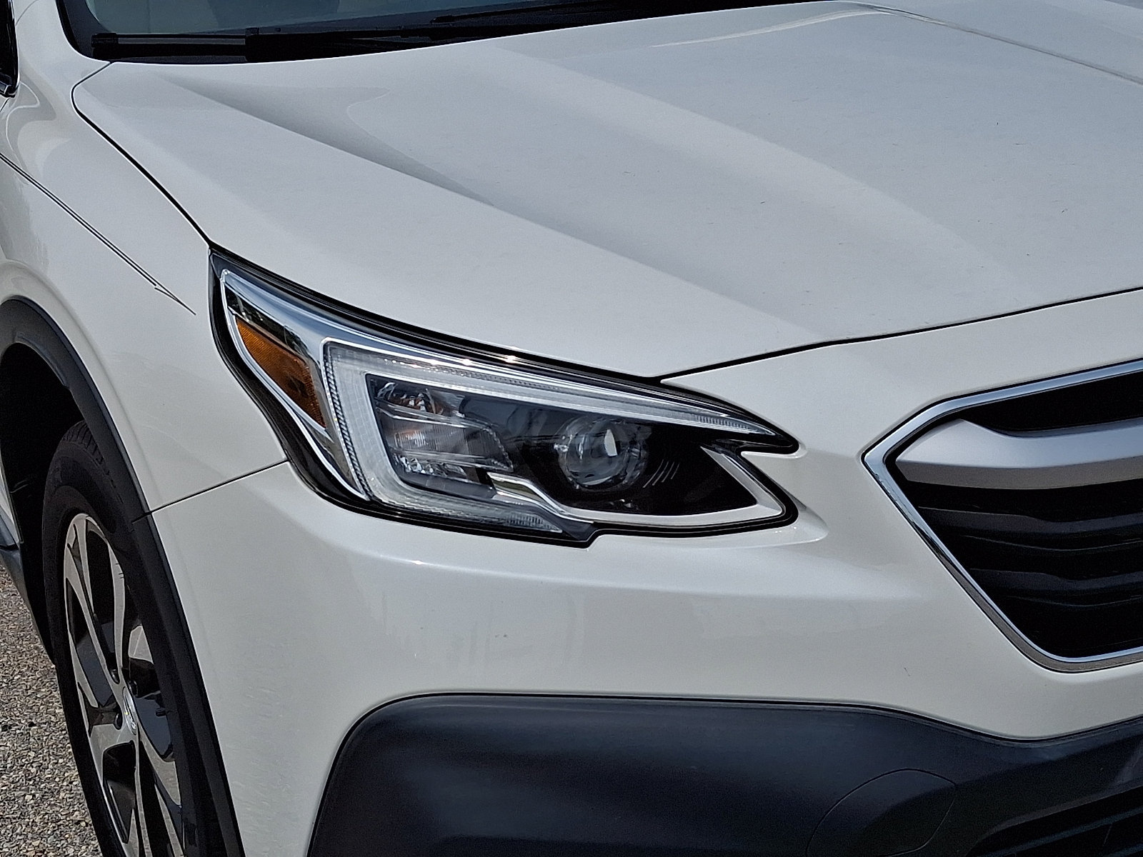 Used 2020 Subaru Outback Limited AWD/4WD image 9