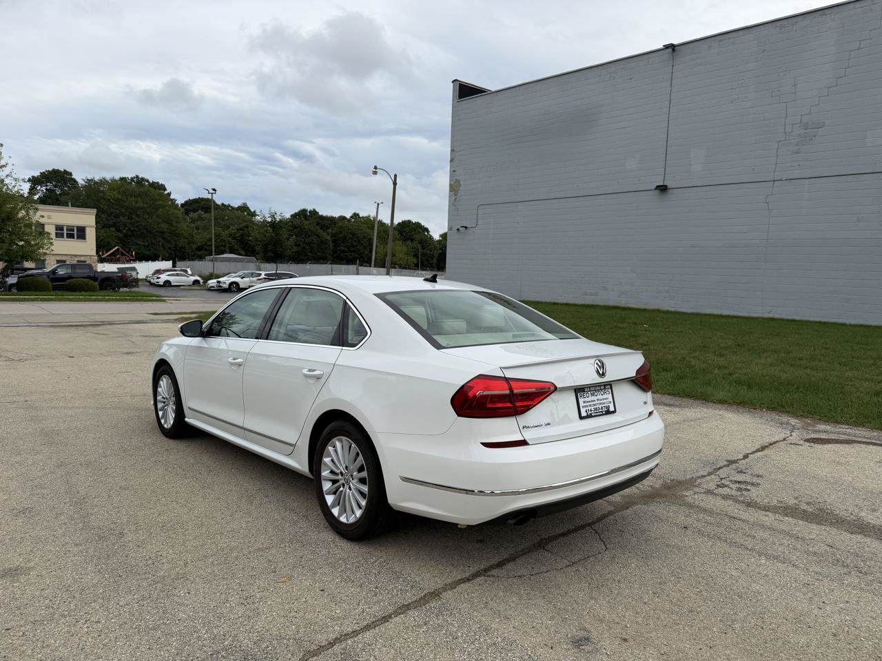Used 2016 Volkswagen Passat 1.8T SE FWD image 5
