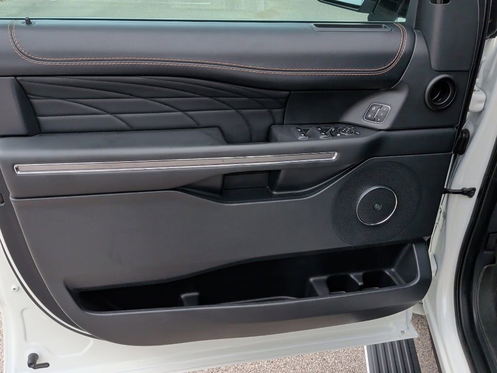 Used 2022 Ford Expedition Platinum RWD image 11