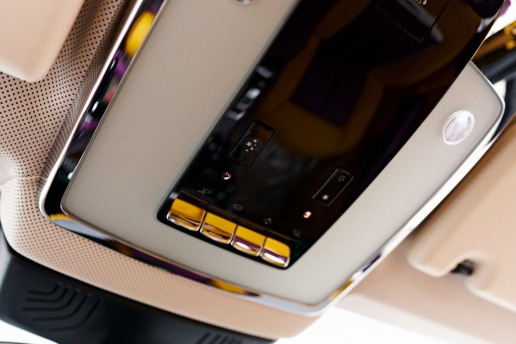 Used 2025 Rolls-Royce Cullinan image 91