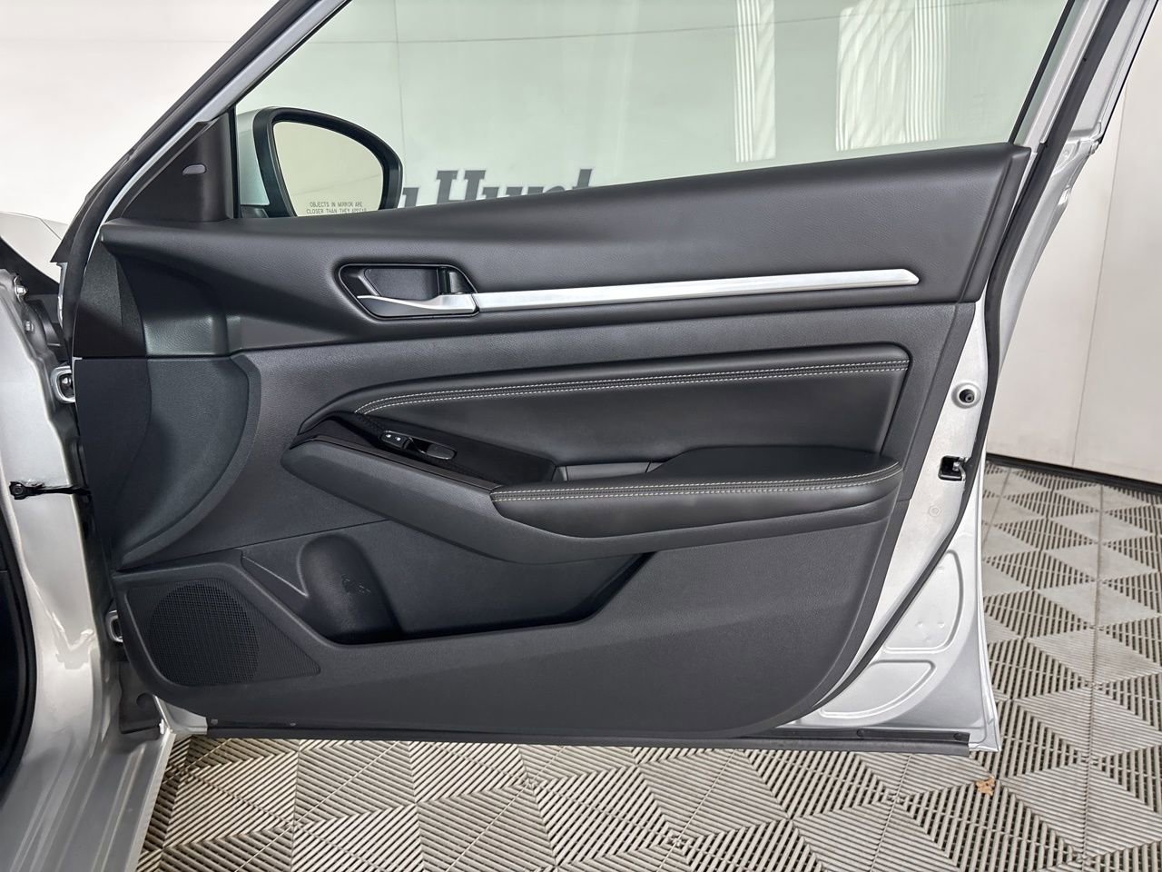 Used 2023 Nissan Altima 2.5 SV w/ SV Premium Package image 26