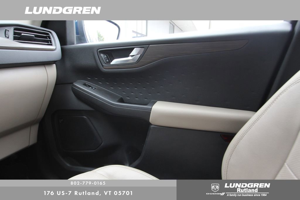 Used 2020 Ford Escape Titanium w/ Titanium Premium Package 2.0 image 30