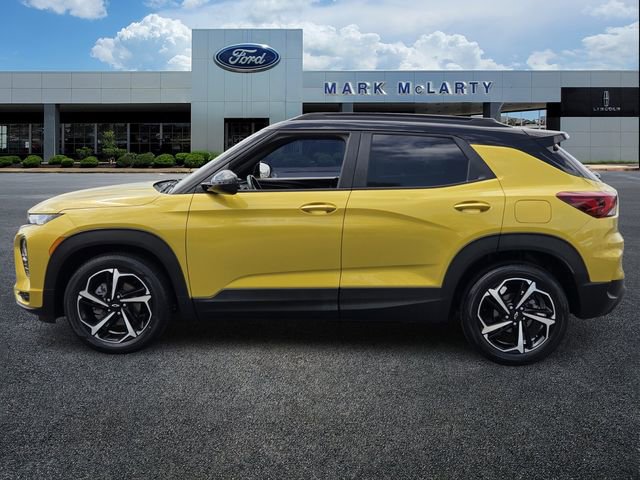 Used 2023 Chevrolet TrailBlazer RS w/ Sun and Liftgate Package FWD image 2