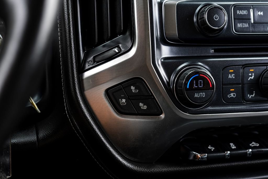 Used 2018 Chevrolet Silverado 1500 LTZ Z71 w/ LTZ Plus Package AWD/4WD image 19