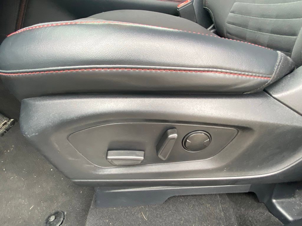 Used 2025 Ford Explorer ST-Line w/ ST-Line Street Pack image 10