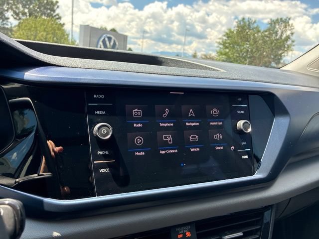 Used 2023 Volkswagen Taos SE w/ Panoramic Sunroof Package AWD/4WD image 23