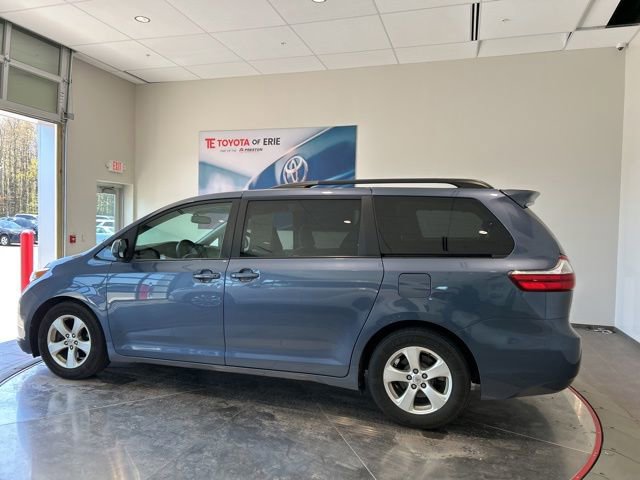 Used 2015 Toyota Sienna LE FWD image 4