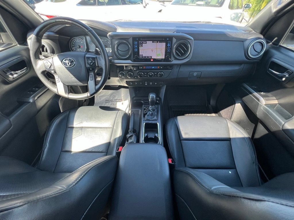 Certified 2018 Toyota Tacoma TRD Off-Road AWD/4WD image 24