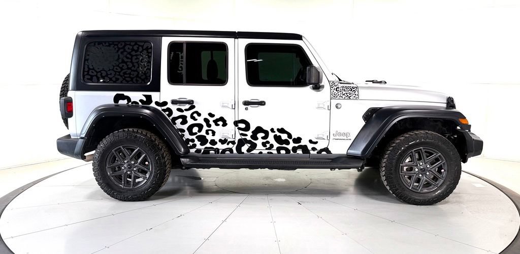Used 2024 Jeep Wrangler Unlimited Sport AWD/4WD image 3