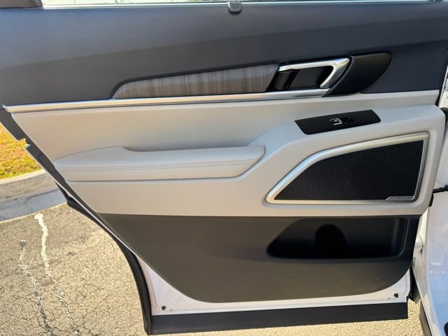 Used 2023 Kia Telluride EX w/ EX Captain's Chair Package image 12