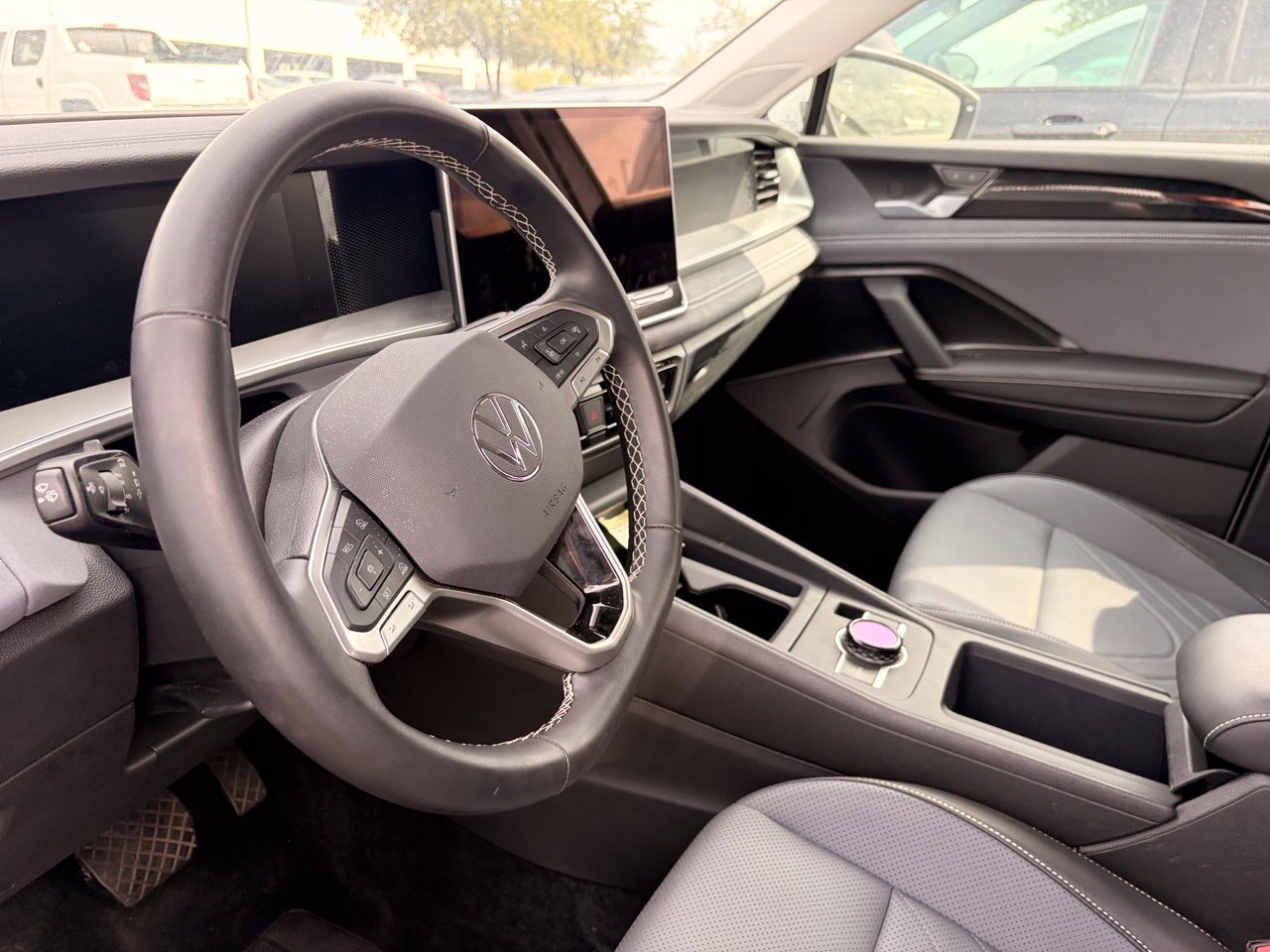 Used 2026 Volkswagen Tiguan SE FWD image 9