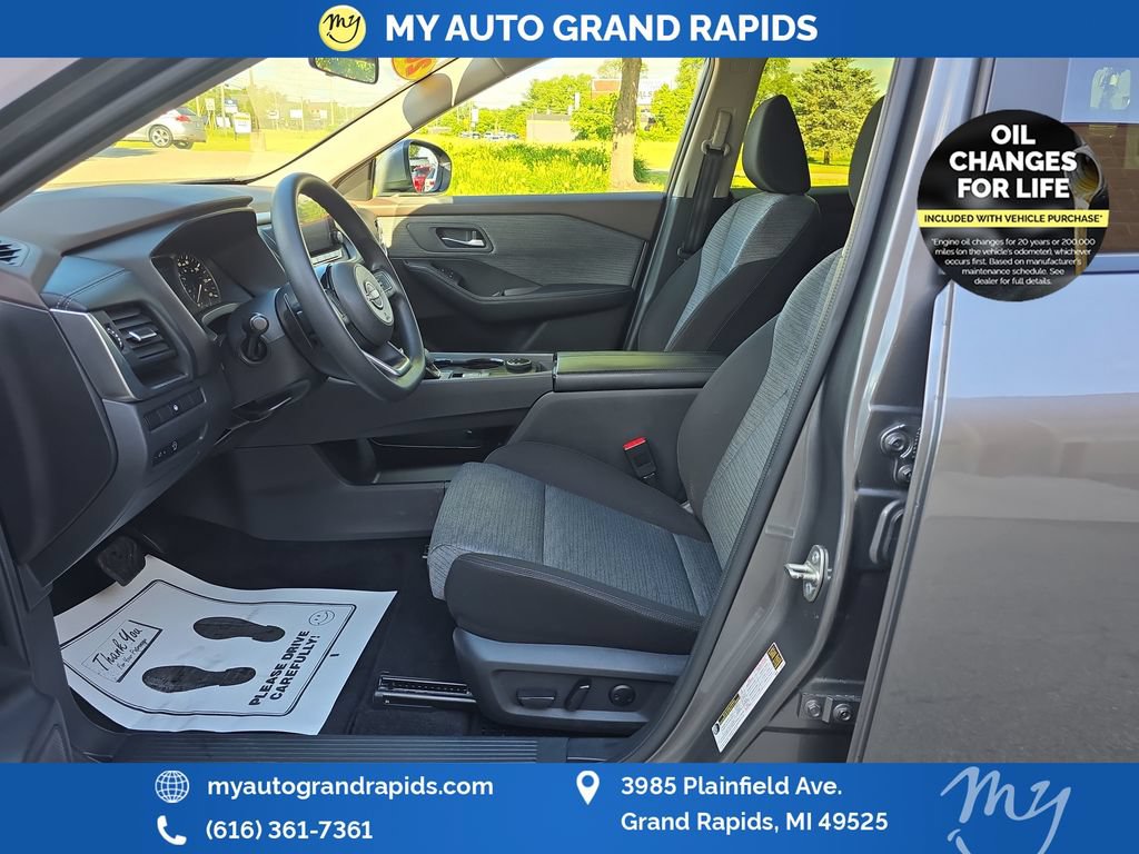 Used 2023 Nissan Rogue SV AWD/4WD image 9
