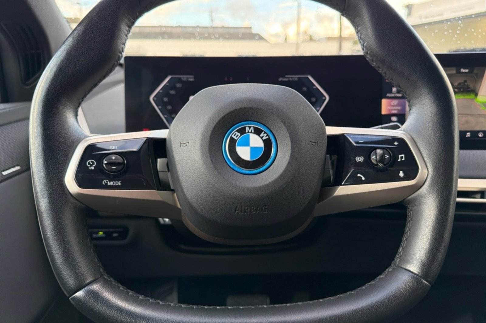 Used 2024 BMW iX xDrive50 w/ Sport Package AWD/4WD image 23