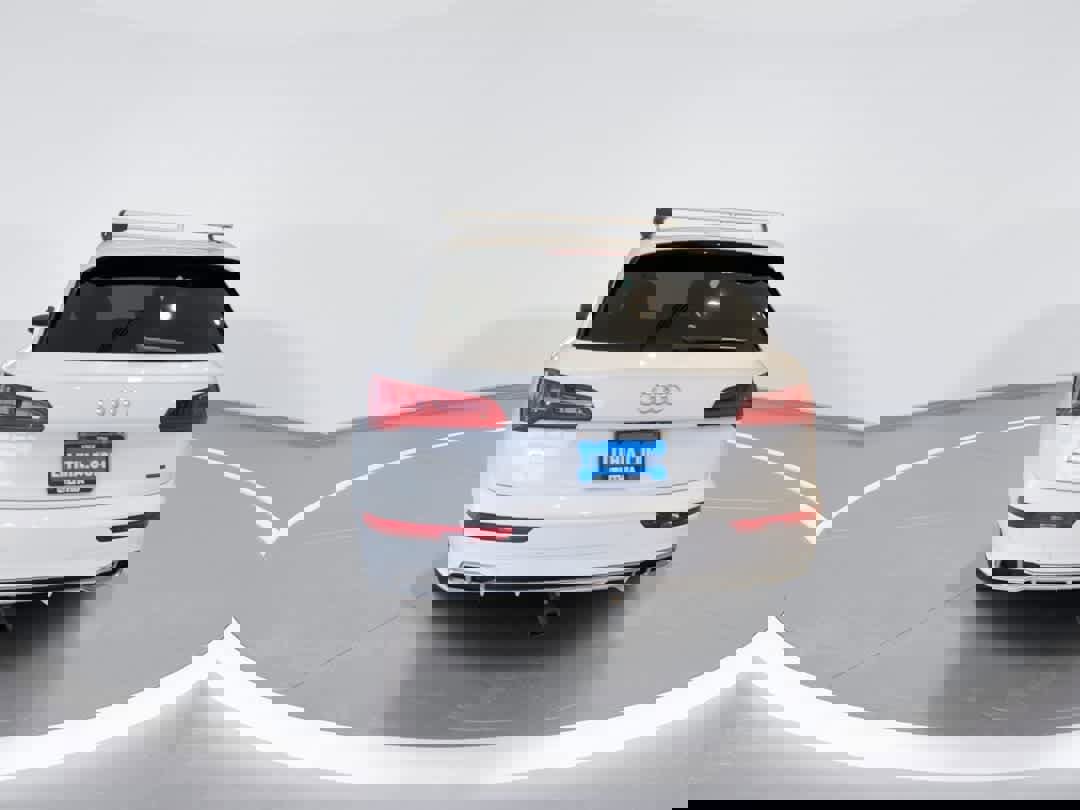 Used 2020 Audi Q5 e Prestige w/ Prestige Package image 7