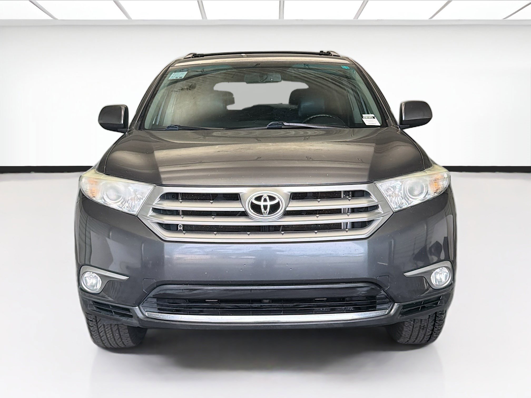 Used 2012 Toyota Highlander SE w/ Tow Pkg image 2