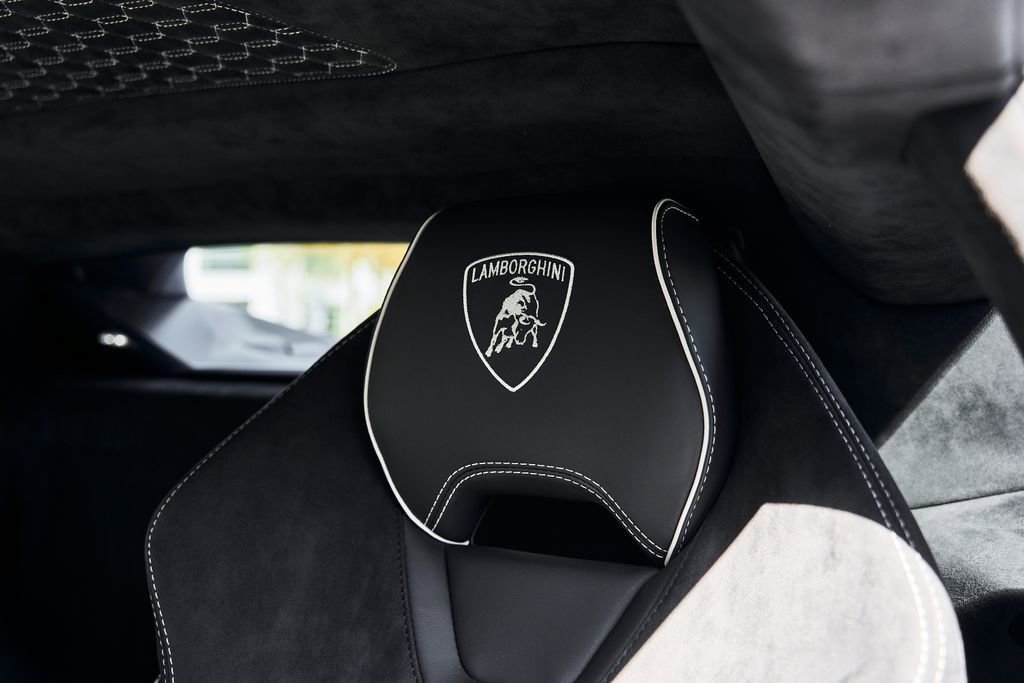 Used 2023 Lamborghini Huracan Tecnica image 50
