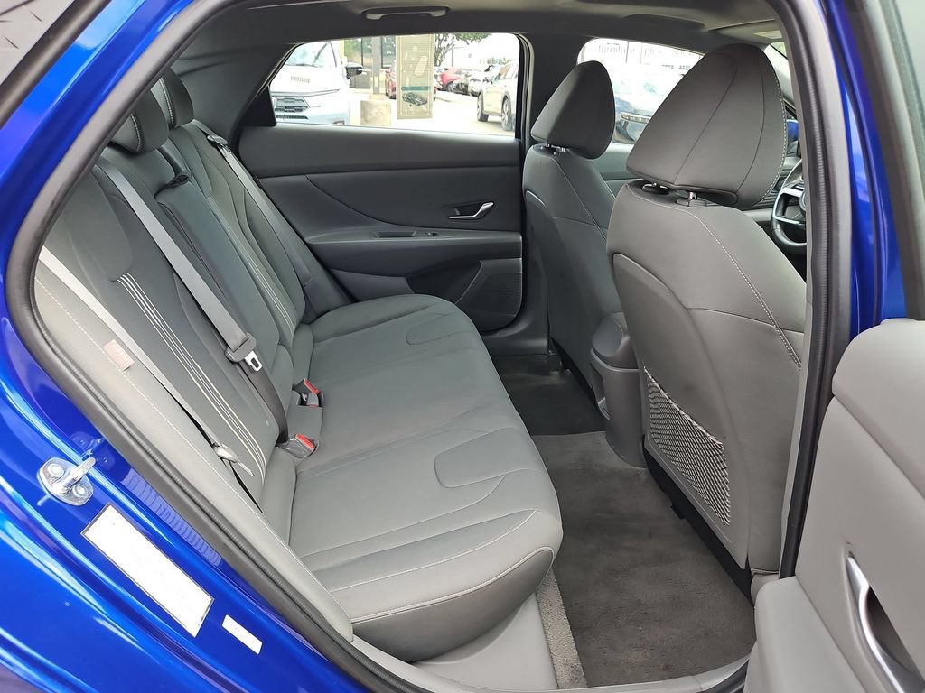 Used 2025 Hyundai Elantra SEL FWD image 30