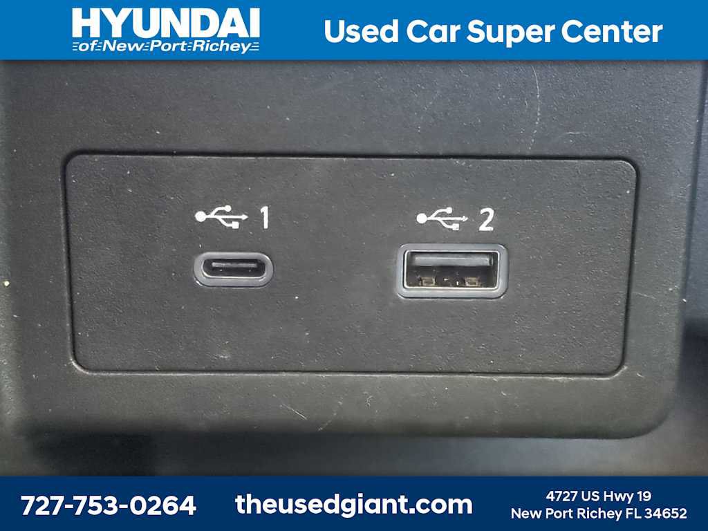 Used 2024 Nissan Kicks SR w/ SR Premium Package FWD image 22