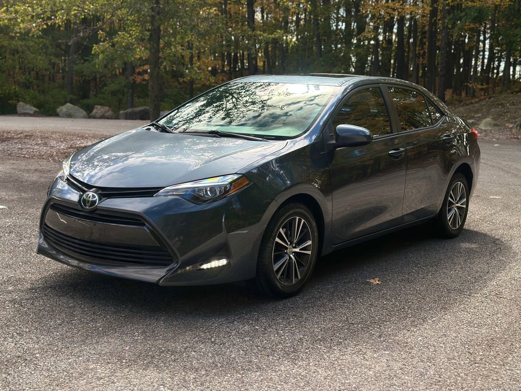Used 2017 Toyota Corolla LE w/ LE Premium Package w/Moonroof FWD image 4