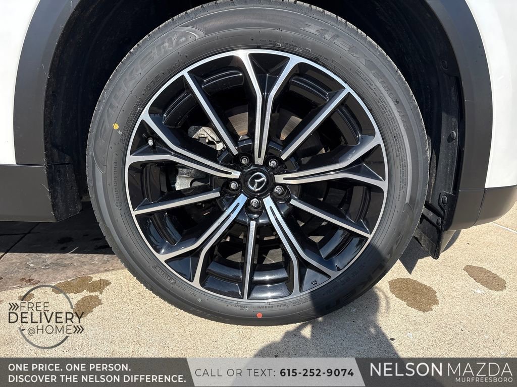 Certified 2025 MAZDA CX-70 Plug-In Hybrid w/ Premium Pkg AWD/4WD image 12