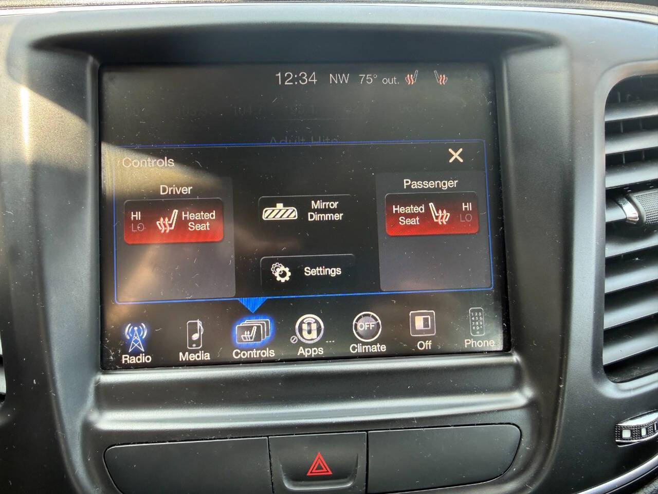Used 2015 Chrysler 200 Limited w/ Convenience Group FWD image 20