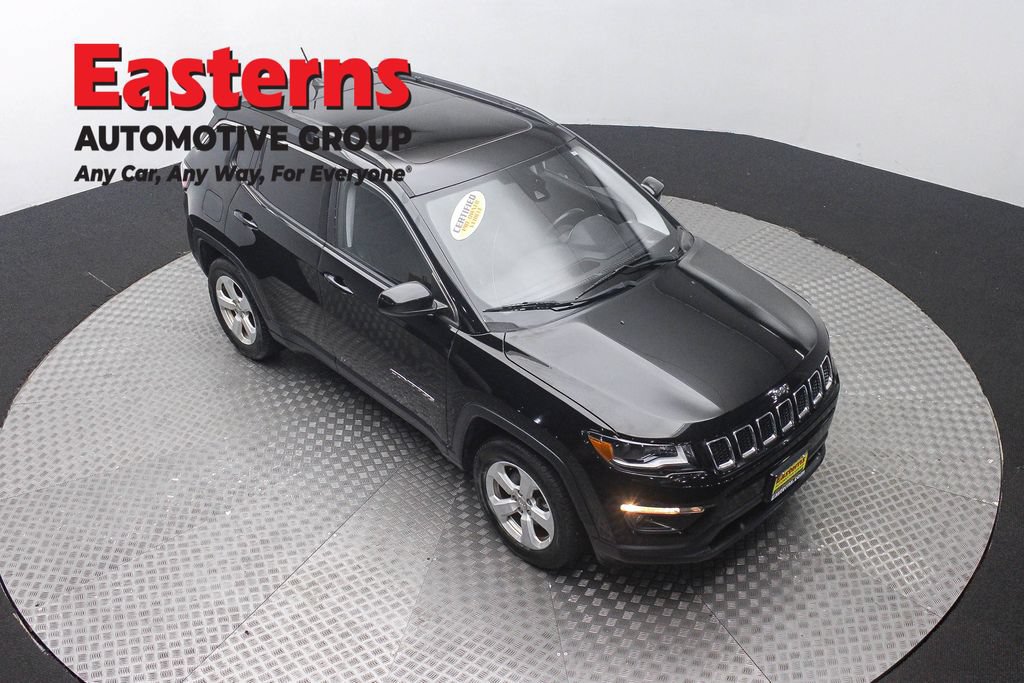Used 2018 Jeep Compass Latitude w/ Popular Equipment Group AWD/4WD image 3