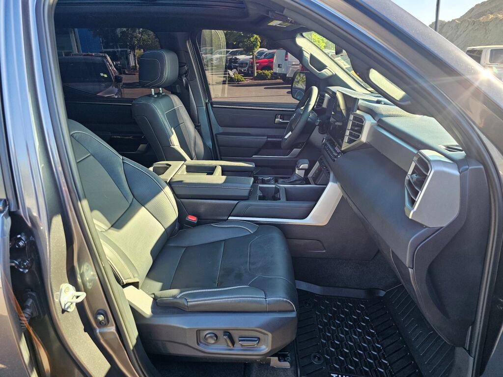 Used 2026 Toyota Tundra Limited AWD/4WD image 31