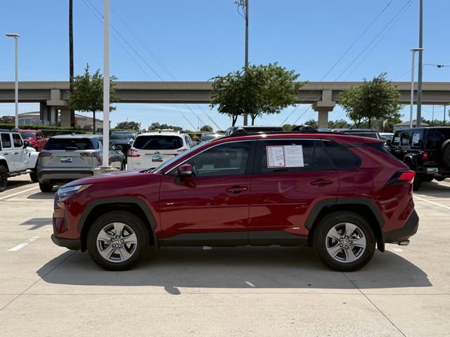 Used 2022 Toyota RAV4 XLE w/ Convenience Package AWD/4WD image 7