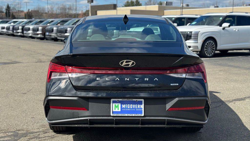 New 2026 Hyundai Elantra SEL FWD image 4