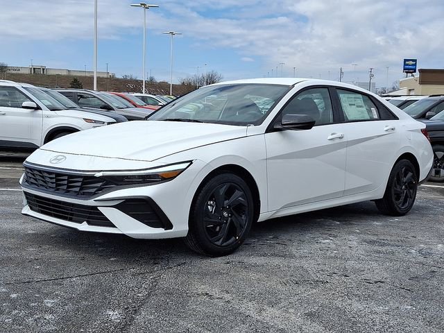 New 2026 Hyundai Elantra Sport image 2