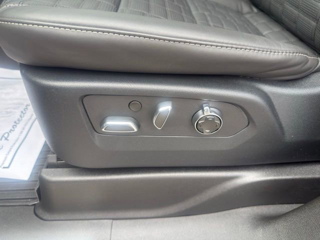 New 2026 Cadillac Escalade ESV Platinum Sport w/ LPO, ONYX Package image 12