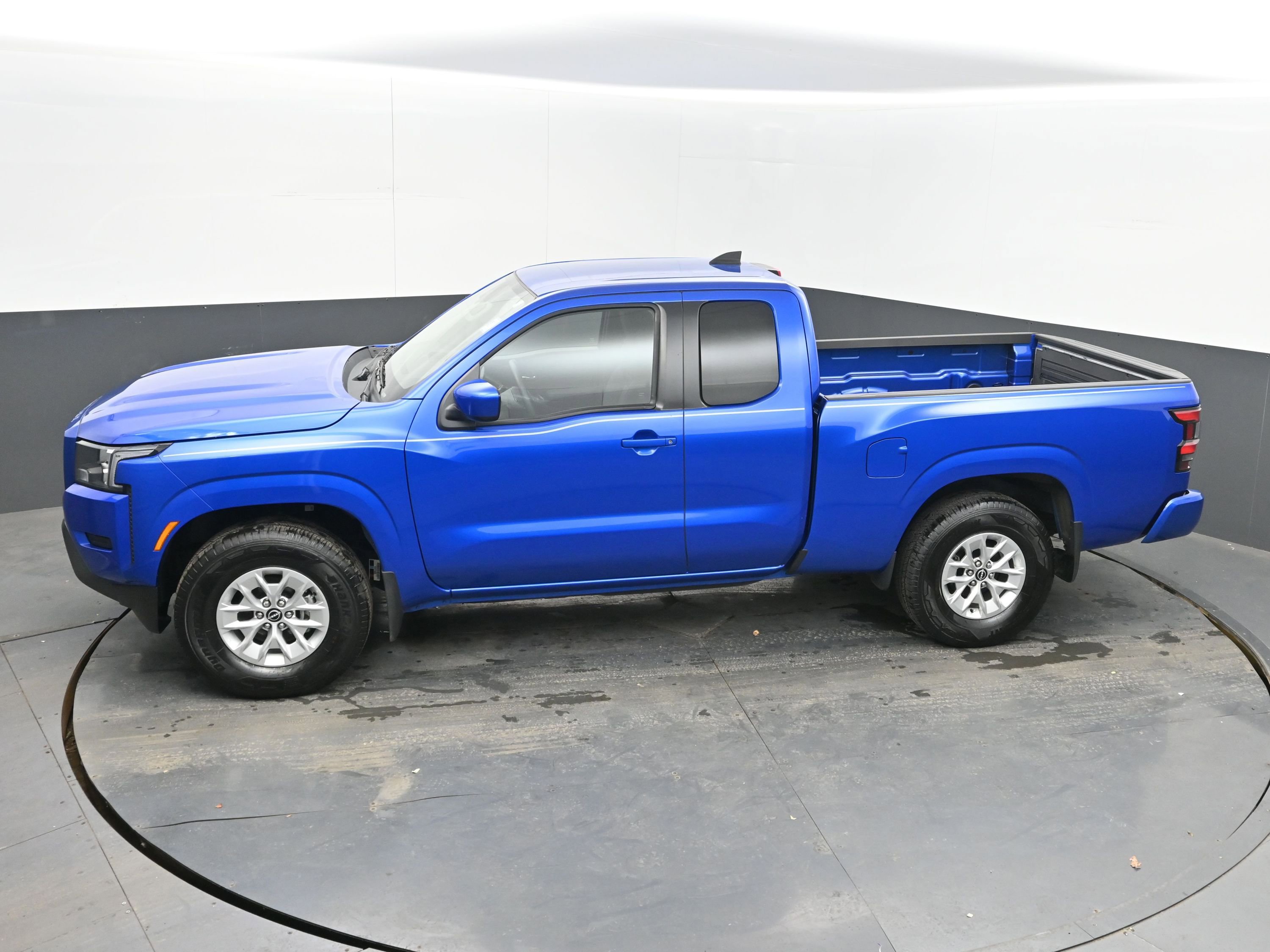 Certified 2024 Nissan Frontier SV image 34