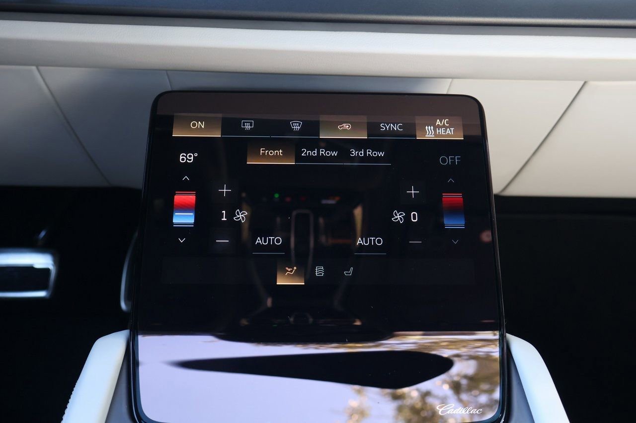 New 2026 Cadillac Vistiq Sport image 28