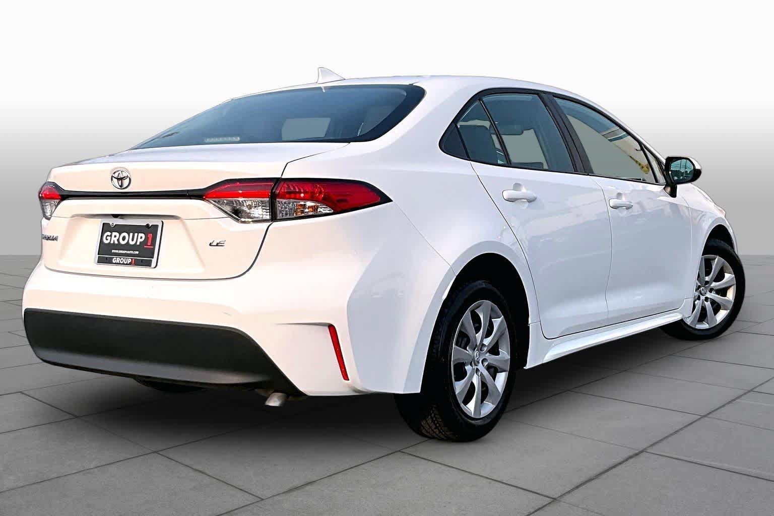 Used 2025 Toyota Corolla LE FWD image 13