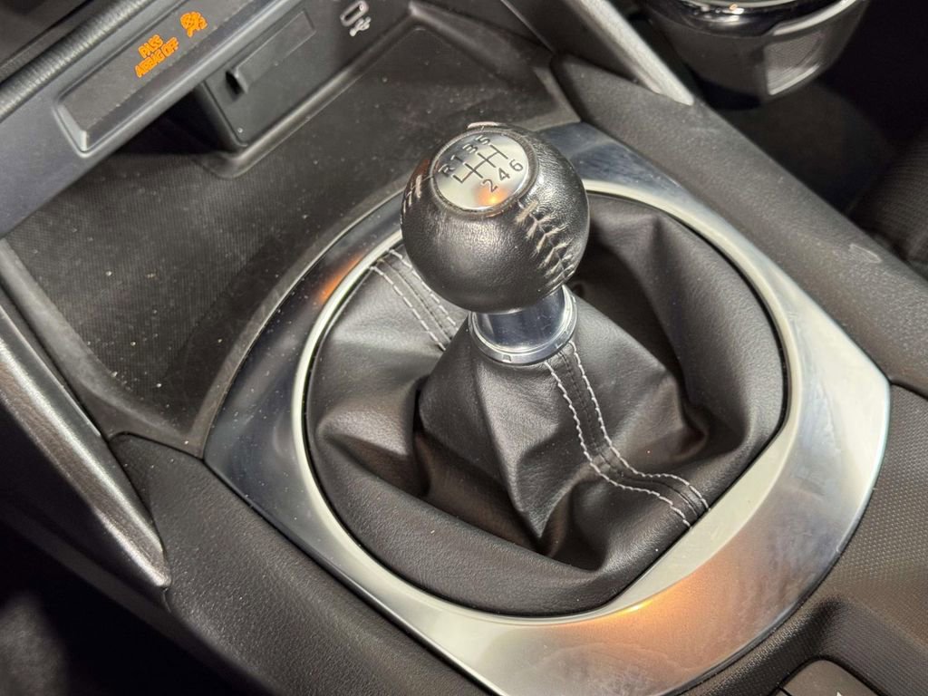 Used 2024 MAZDA MX-5 Miata Sport RWD image 29