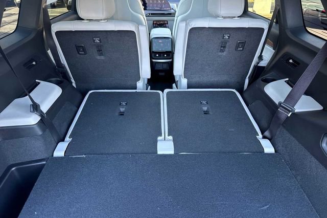 New 2026 Cadillac Vistiq Sport w/ LPO, Floor Liner Package image 16