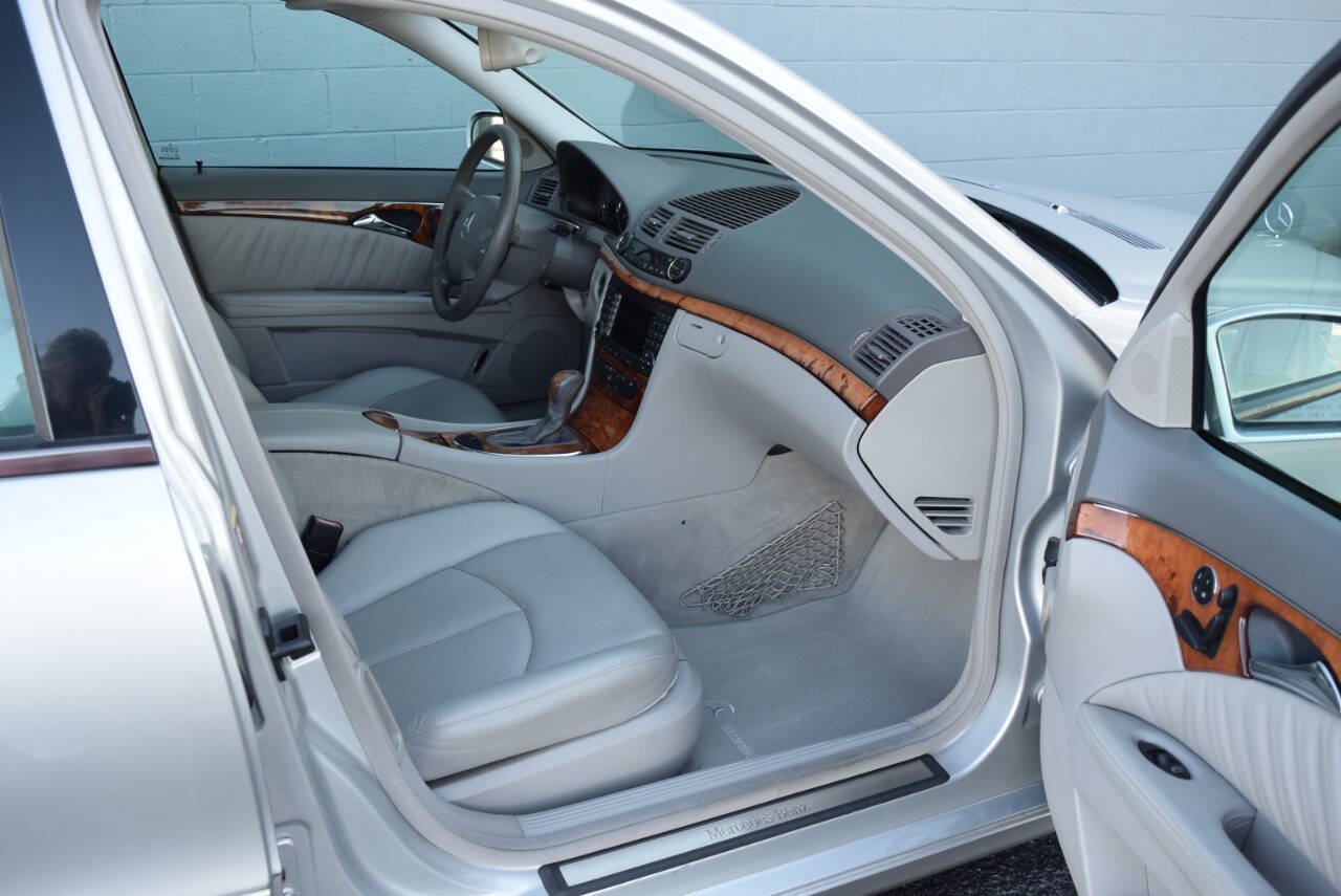 Used 2004 Mercedes-Benz E 500 Sedan image 43